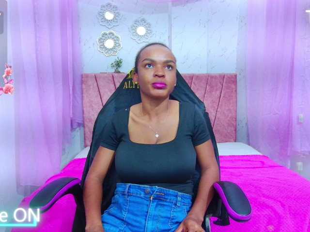 mia-thommson's BongaCams show and profile