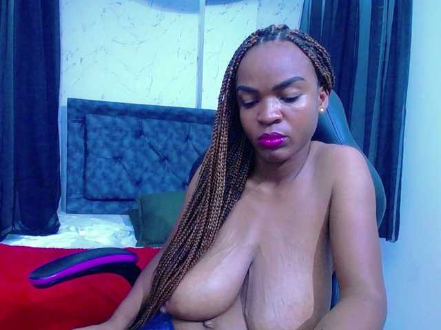 mia-thommson's BongaCams show and profile