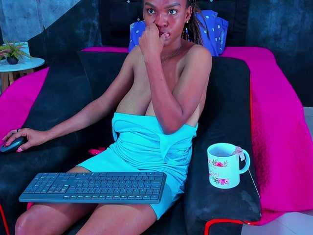 mia-thommson's BongaCams show and profile