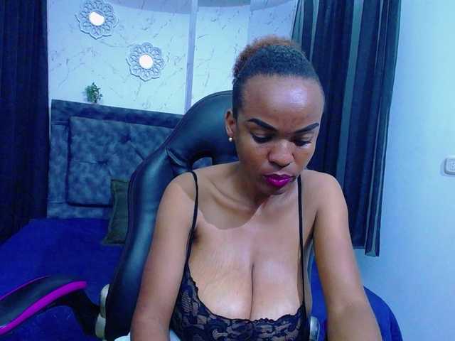 mia-thommson's BongaCams show and profile