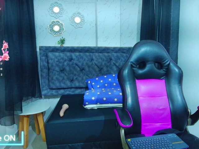 mia-thommson's BongaCams show and profile