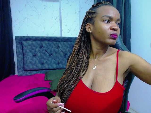 mia-thommson's BongaCams show and profile