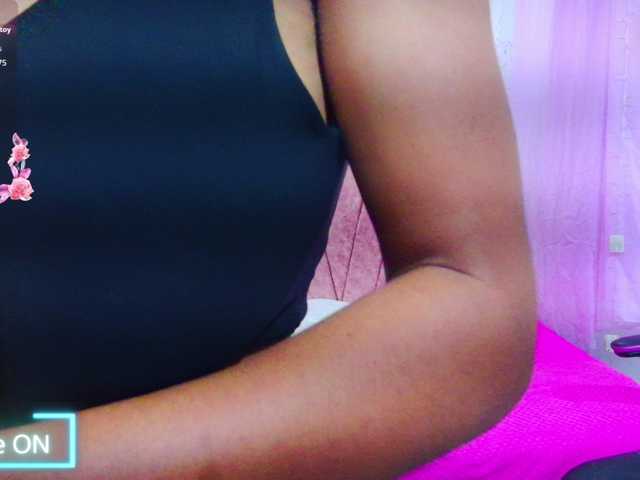 mia-thommson's BongaCams show and profile