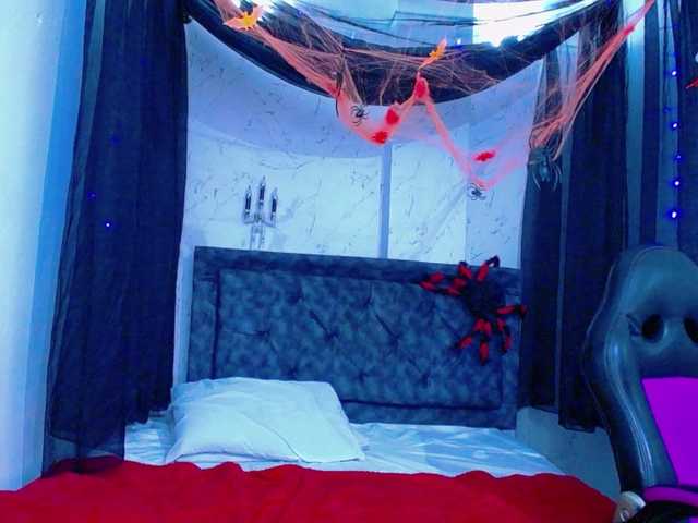  mia-thommson chat room