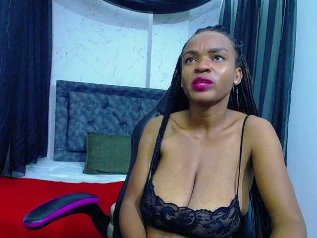 mia-thommson's BongaCams show and profile