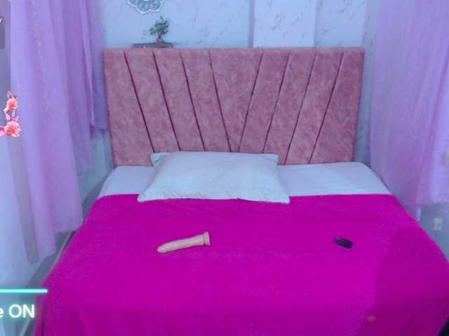 mia-thommson's BongaCams show and profile