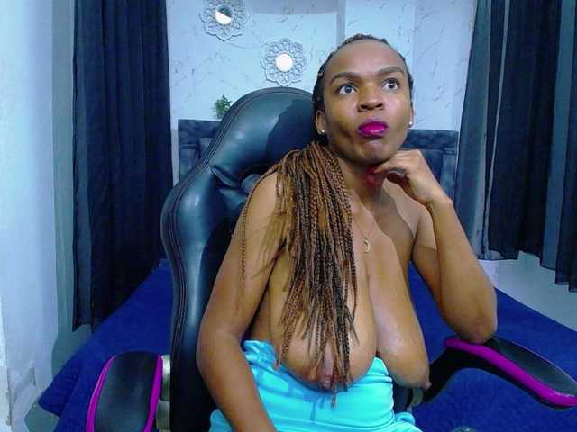 mia-thommson's BongaCams show and profile