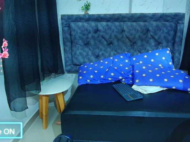 mia-thommson's BongaCams show and profile