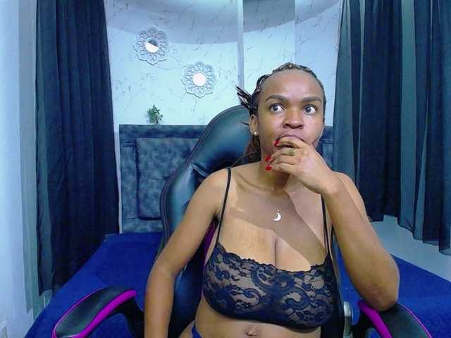 mia-thommson's BongaCams show and profile