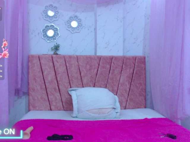 mia-thommson's BongaCams show and profile