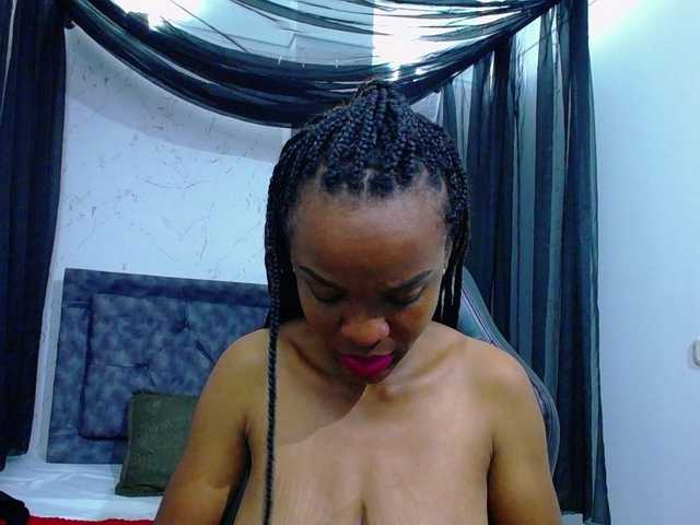 mia-thommson's BongaCams show and profile