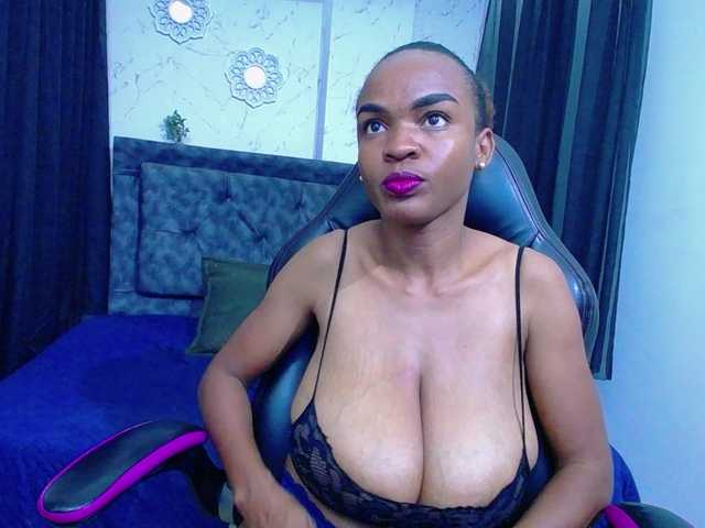 mia-thommson's BongaCams show and profile