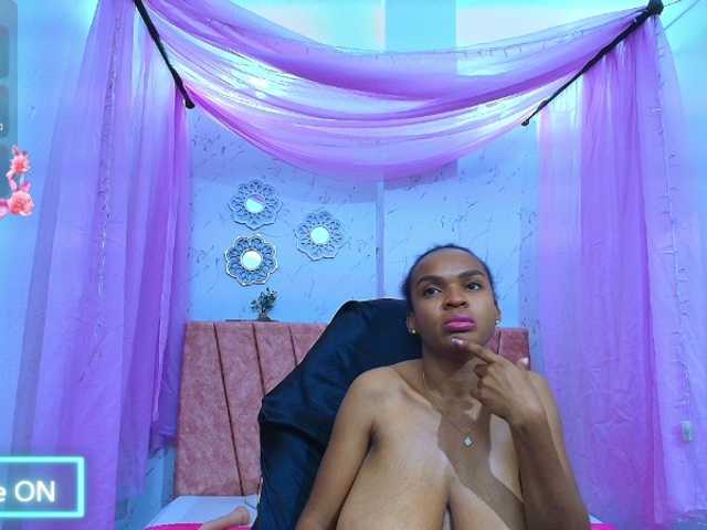 mia-thommson's BongaCams show and profile