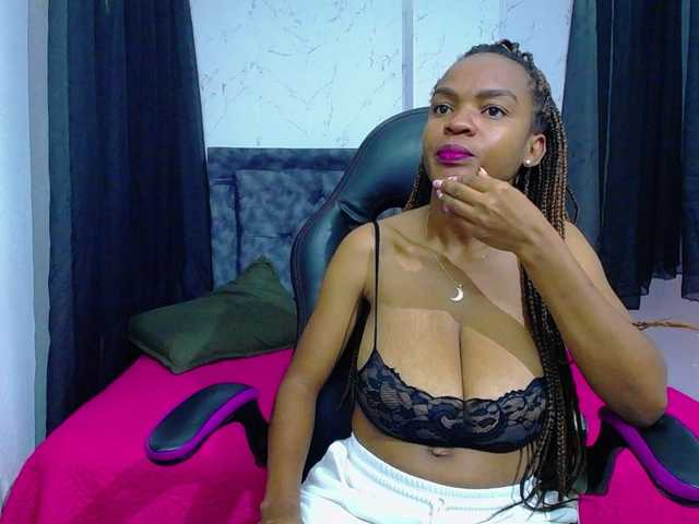 mia-thommson's BongaCams show and profile