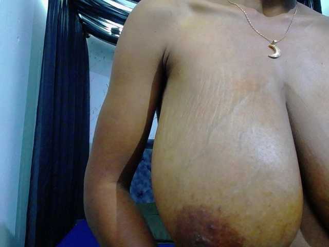 mia-thommson's BongaCams show and profile