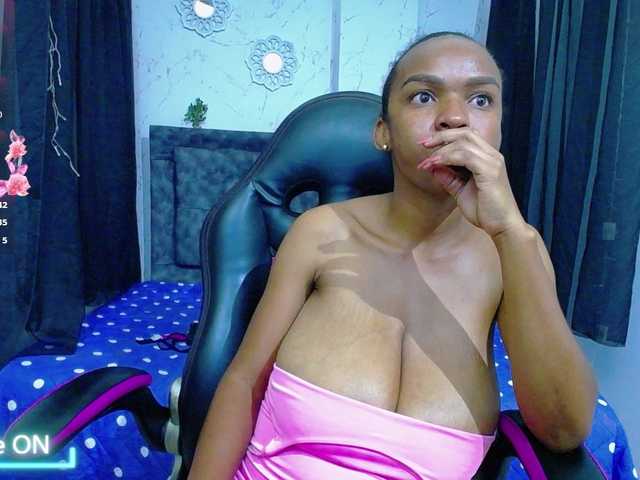 mia-thommson's BongaCams show and profile