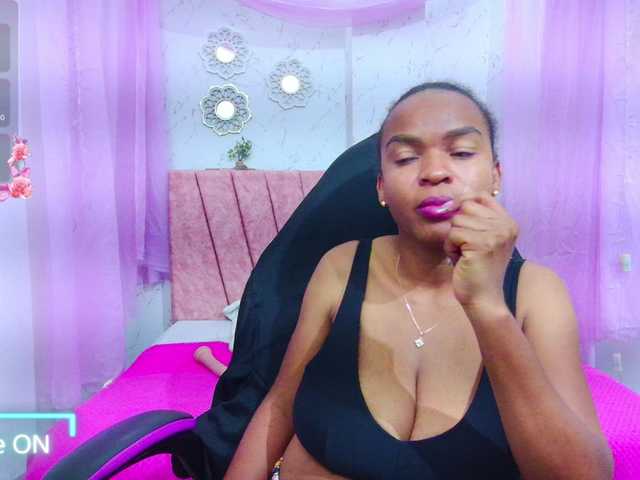 mia-thommson's BongaCams show and profile