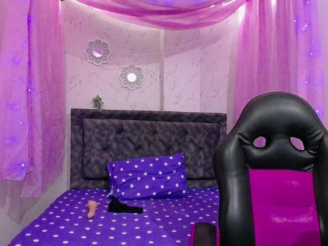 mia-thommson's BongaCams show and profile