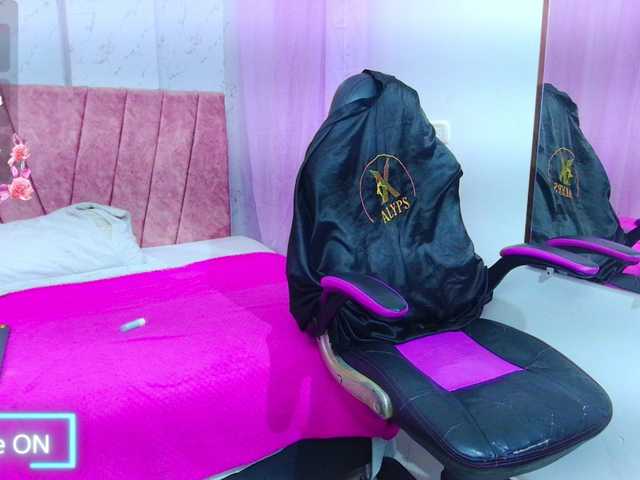 mia-thommson's BongaCams show and profile