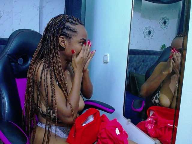 mia-thommson's BongaCams show and profile