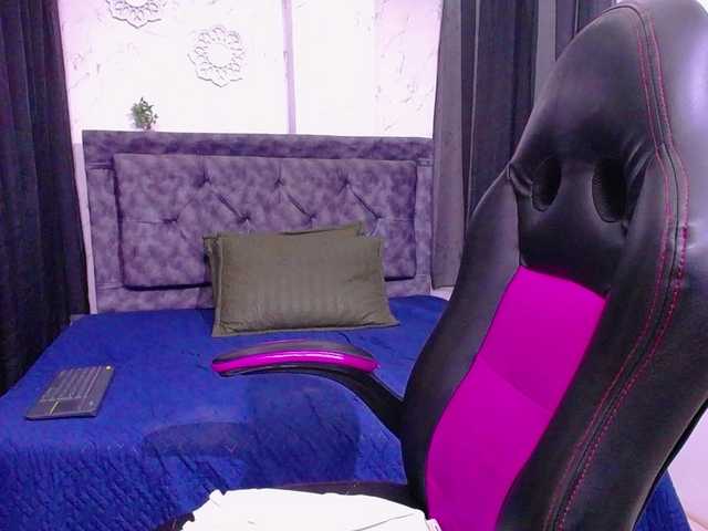 mia-thommson's BongaCams show and profile