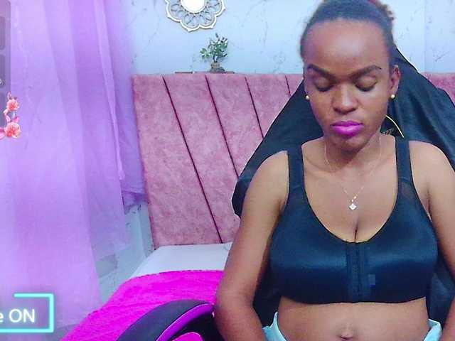 mia-thommson's BongaCams show and profile