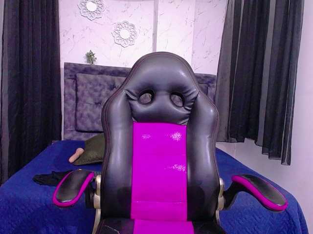 mia-thommson's BongaCams show and profile