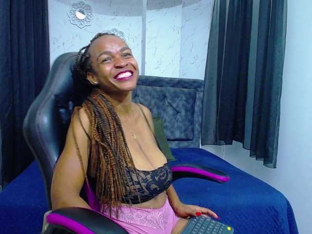 mia-thommson's BongaCams show and profile