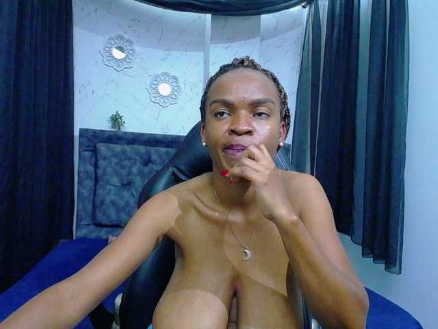 mia-thommson's BongaCams show and profile