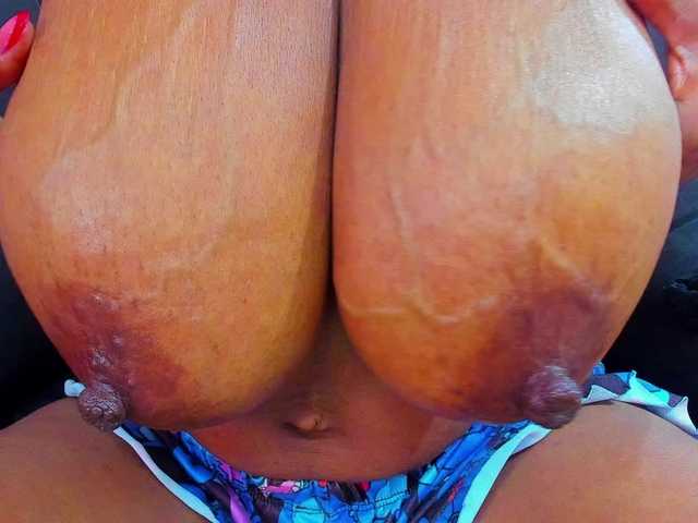 mia-thommson's BongaCams show and profile