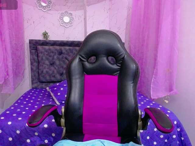 mia-thommson's BongaCams show and profile