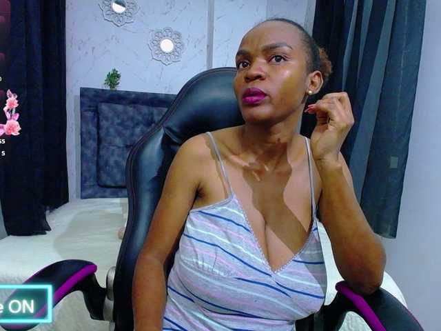 mia-thommson's BongaCams show and profile