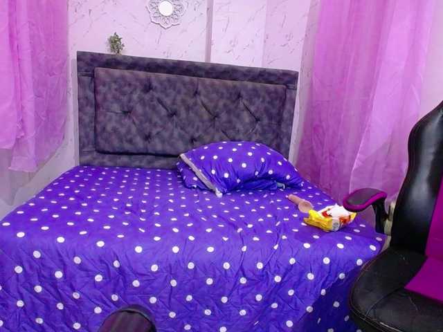 mia-thommson's BongaCams show and profile