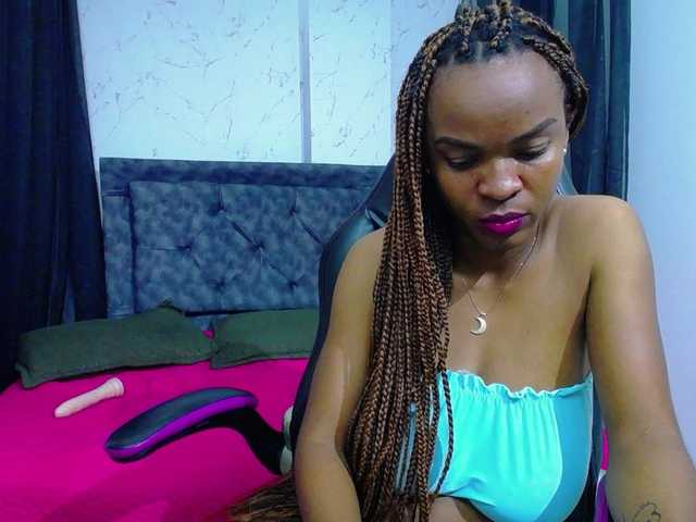 mia-thommson's BongaCams show and profile