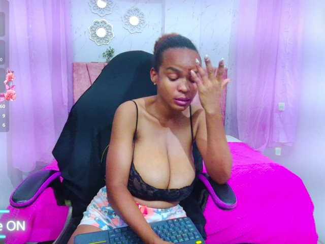 mia-thommson's BongaCams show and profile