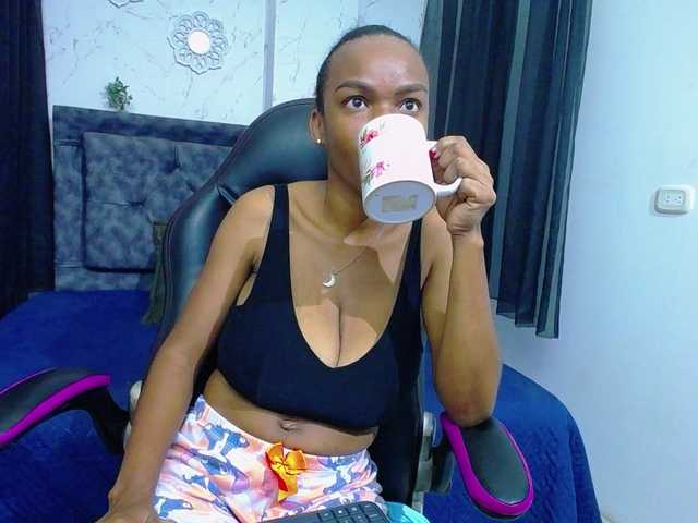 mia-thommson's BongaCams show and profile