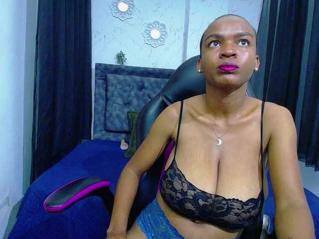 mia-thommson's BongaCams show and profile