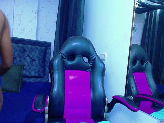 mia-thommson's BongaCams show and profile