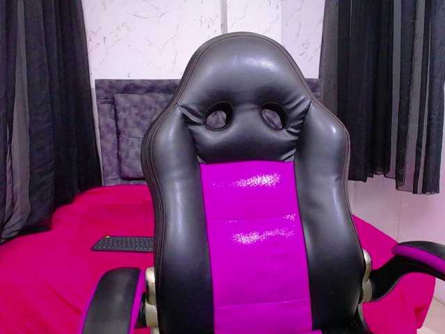 mia-thommson's BongaCams show and profile