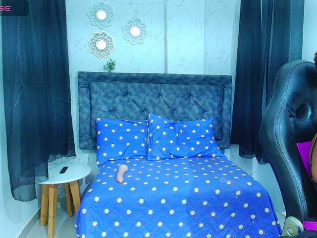 mia-thommson's BongaCams show and profile