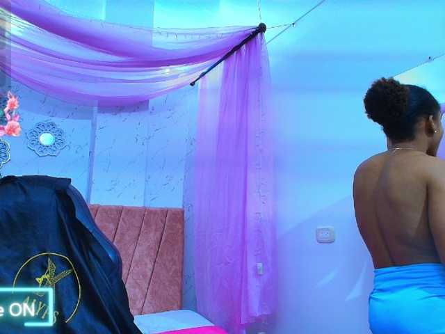 mia-thommson's BongaCams show and profile