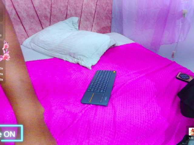 mia-thommson's BongaCams show and profile