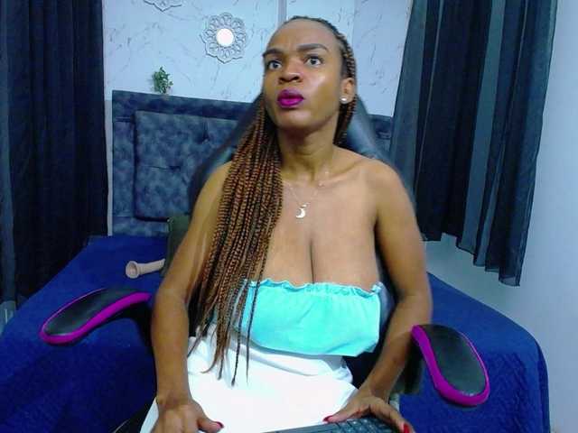 mia-thommson's BongaCams show and profile