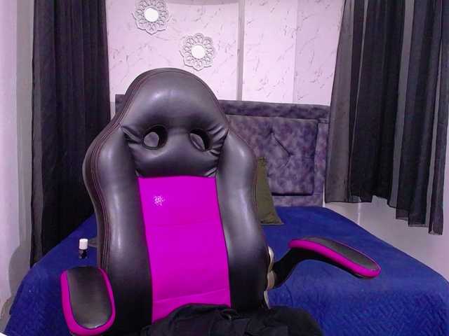 mia-thommson's BongaCams show and profile