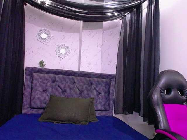 mia-thommson's BongaCams show and profile