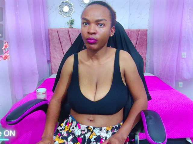 mia-thommson's BongaCams show and profile