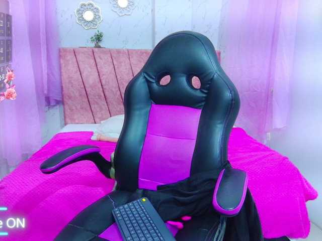 mia-thommson's BongaCams show and profile