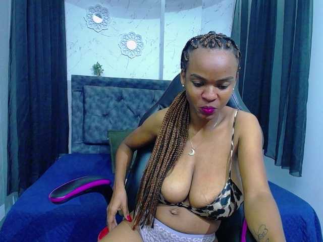 mia-thommson's BongaCams show and profile