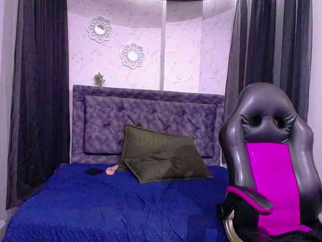 mia-thommson Live Webcam on BongaCams