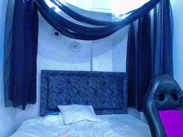 mia-thommson webcam